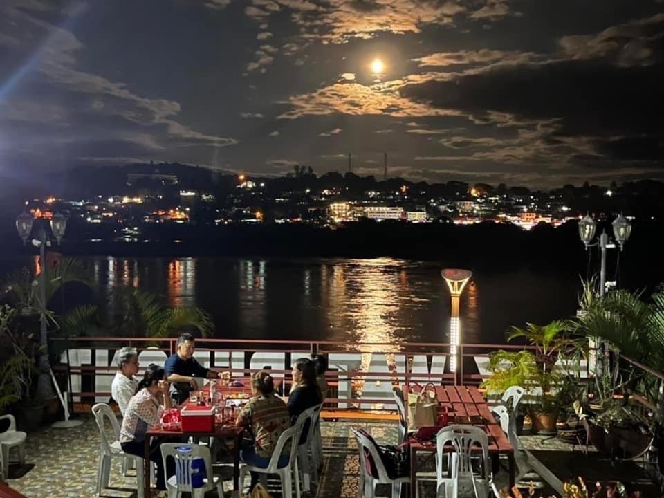 צ'יאנג קונג Day Waterfront Hotel מראה חיצוני תמונה